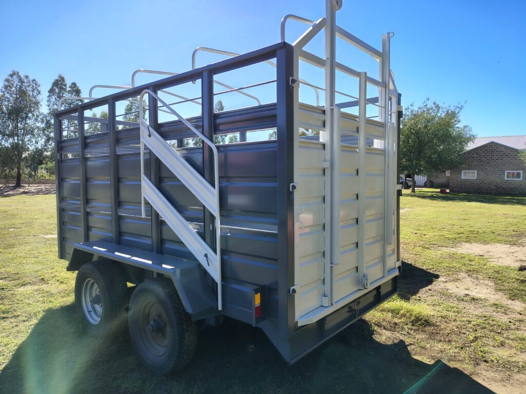 Carro jaula transporte de hacienda