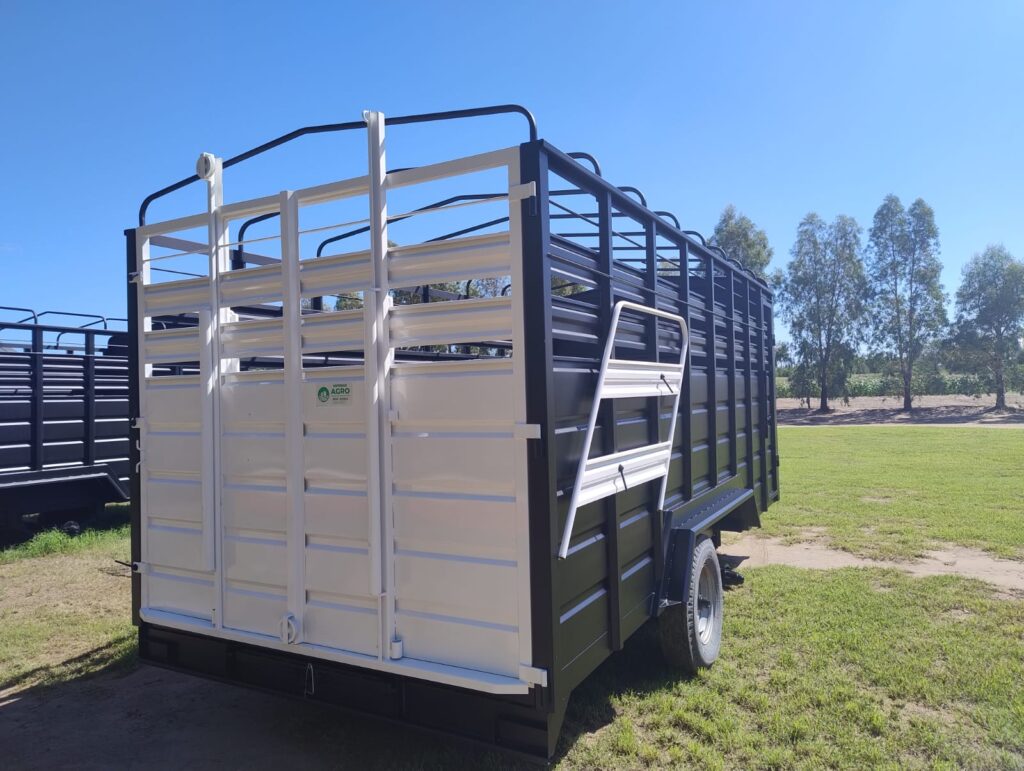 Carro jaula transporte de hacienda