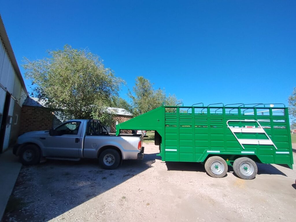 Carro jaula transporte de hacienda